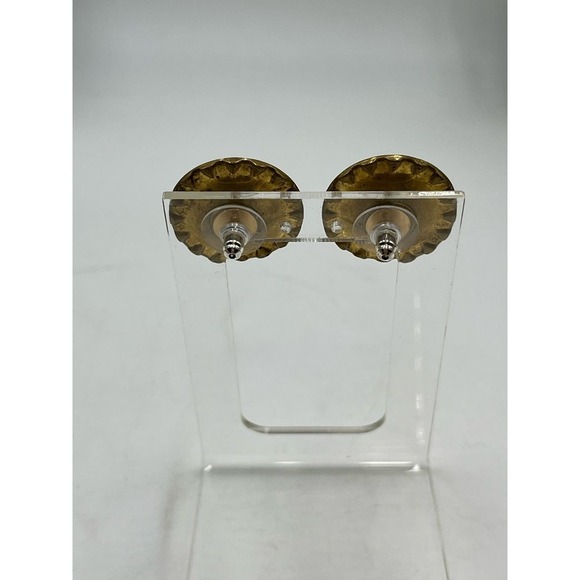 Rivoli Clear Faceted Rhinestone
Pierced Halo Gold Tone Pierced Earrings - Picture 6 of 13